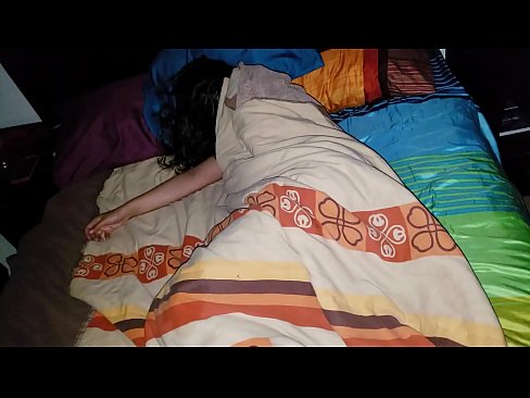 ❤️ El fillastre renya la seva jove madrastra mentre dorm. ️❌ Putes al ca.mouthporn.ru ❤